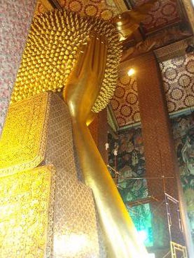 寝釈迦仏の後ろからです。<br />