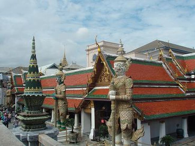 王宮をぐるっと一周〜