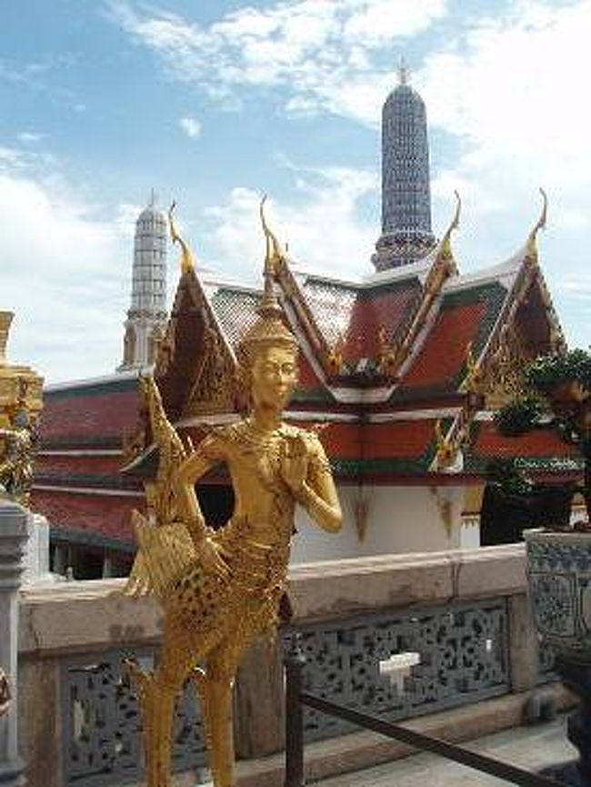 昨日の古典舞踊ディナーショーで、<br />こんな格好してた人がいたなぁ・・・