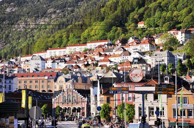 山の上まで民家があります