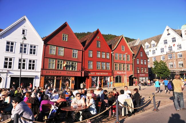 ブリッゲンの前では、ビールでにぎわっています。