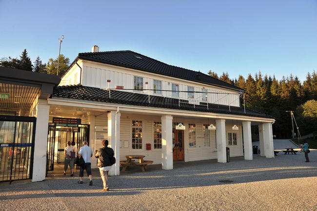 21:30のケーブルに乗り込みはじめています。