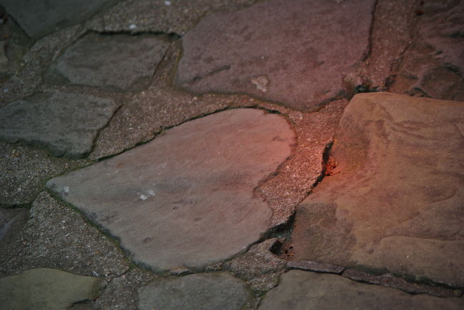 名物・ハートの石畳。いくつ見つけられるでしょうか！？