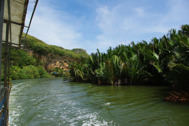 さぁ！　川を遡りますよ！
