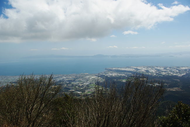 この日は空気も澄んでいて、海の向こうには、熊本県天草諸島の島影も見えてます！