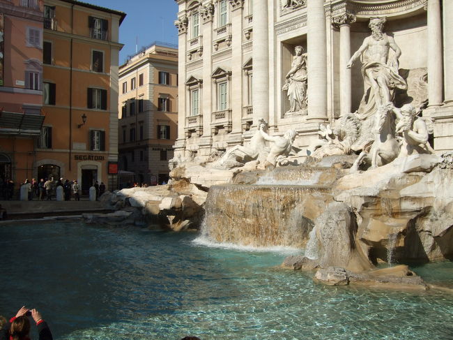 トレビの泉に到着！