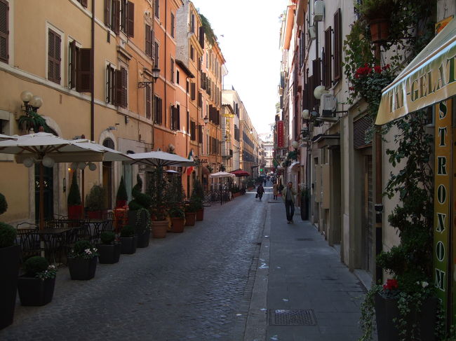 ローマ市内の「普通の」街並はこんな感じです。