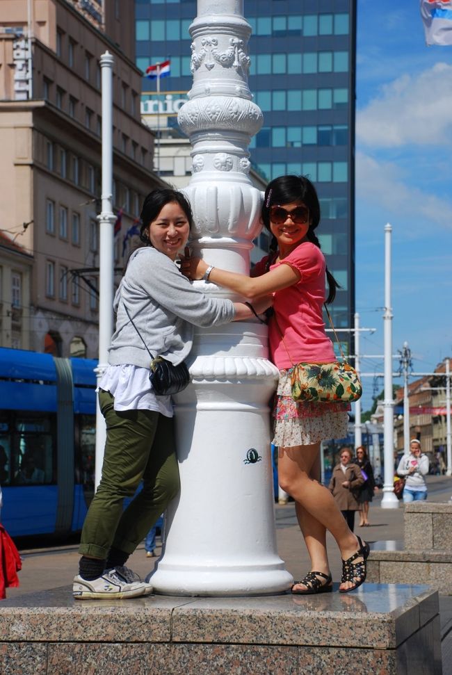 この広場は、なにもかもがデカイです。。