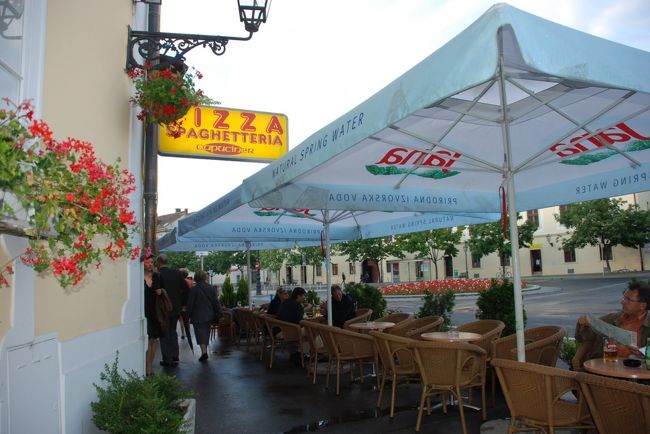 最終日のディナーは、旧市街の聖母被昇天大聖堂から近いクロアチアンレストランにて。