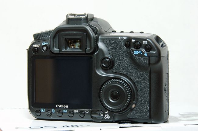 Canon デジタル一眼レフカメラ EOS 40D タムロンズーム付　美品 Canon EOS 80Dにタムロン18-400mmとシグマ100-400mmを付け替えて