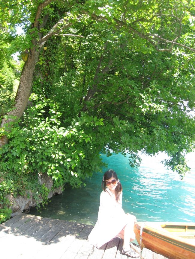 こんなに透き通った色の湖は、ブレトヴィチェ国立公園以来？！