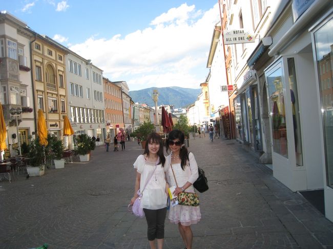 歩行者天国の旧市街通りを、散策☆残念ながら、日曜だったためお店はあまり見れませんでした・・