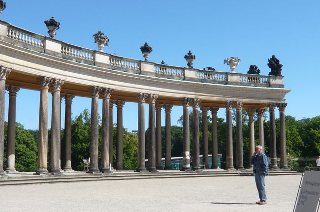 間もなく　見えてきました。サンスーシ宮殿