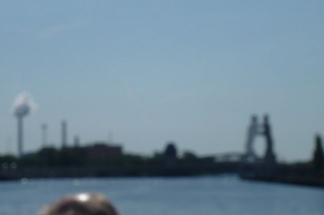 ２日目の突然の雨と違って暖かく気持ちの良いお天気です。　クルーズにピッタリです。　<br />終点と所要時間を聞き　早速乗船。