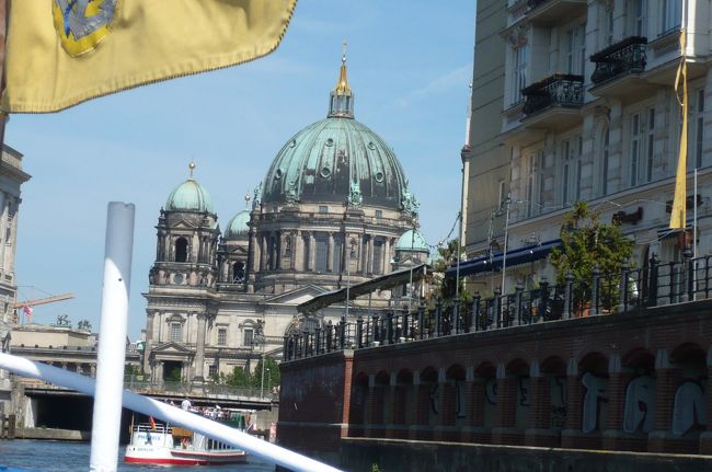 水辺から見る景色なかなか優雅、