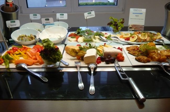 ６月１６日　６日目<br />豪華な朝食です。　シャンパンまでありました。　