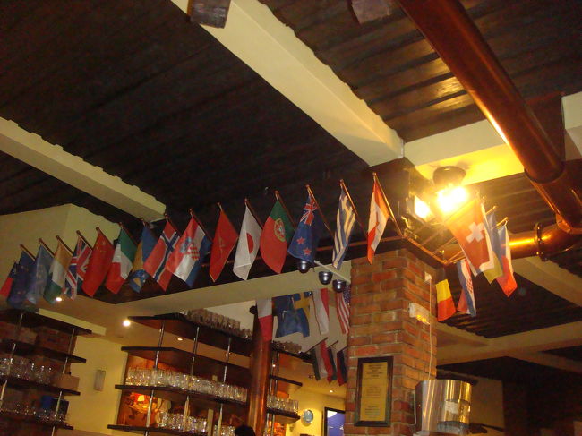 ビヤホール、黒ビールもワインも旨い