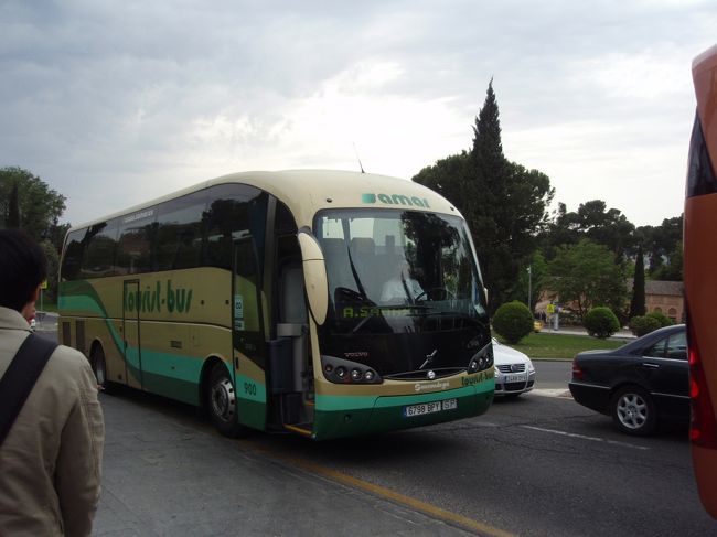 マドリードの南約７０ｋｍにあるトレドの街へ<br />ツアーバスに乗り日帰りで行ってきた。<br />在マドリード日本人によるガイド付きツアー。<br />（日本で予約しておいた）