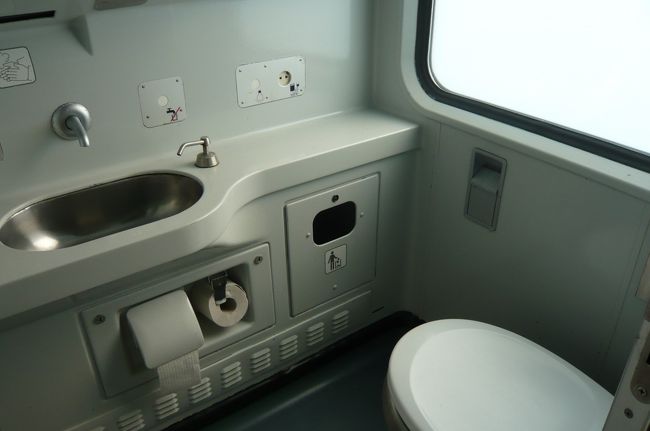 車内のトイレ、広い！