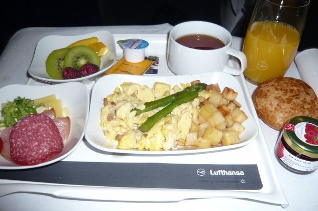 朝食も洋風に、　Ottoは和風。　かわいい！　次回は和風をチョイスしよう。　<br /><br />無事　帰国。　過去ベルリン　ドレスデンにはツアーで行ったのですが、今回は公共交通機関で　地元の方に親切に　教えていただいたり、　人々の生活をチョットだけ　体験。　ツアーでは見れない旅行が出来、大満足！　<br />Ottoは　地図と磁石で確実に希望する所へ引率してくれます。その隠された能力が　旅行の度に充分発揮され、安心して同行出切る事に　感謝します。　ありがとう！<br />