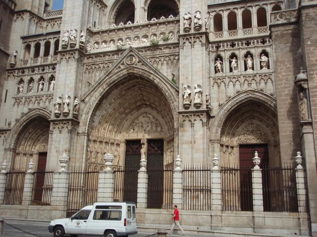 大聖堂の入り口部。<br />