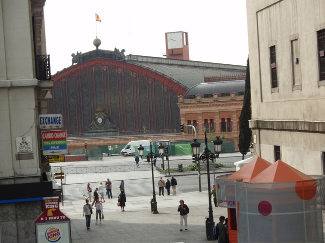 バルセロナ行きの新幹線ＡＶＥの始発駅アトーチャ駅。