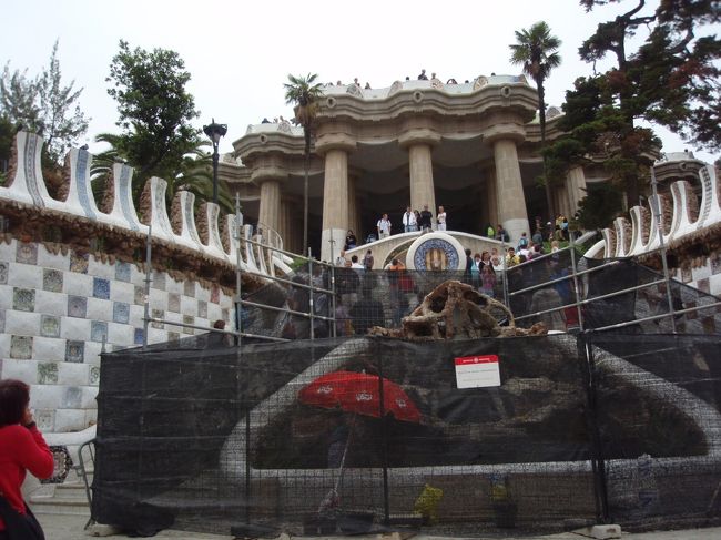 これもアントニー・ガウディの作品グエル公園。