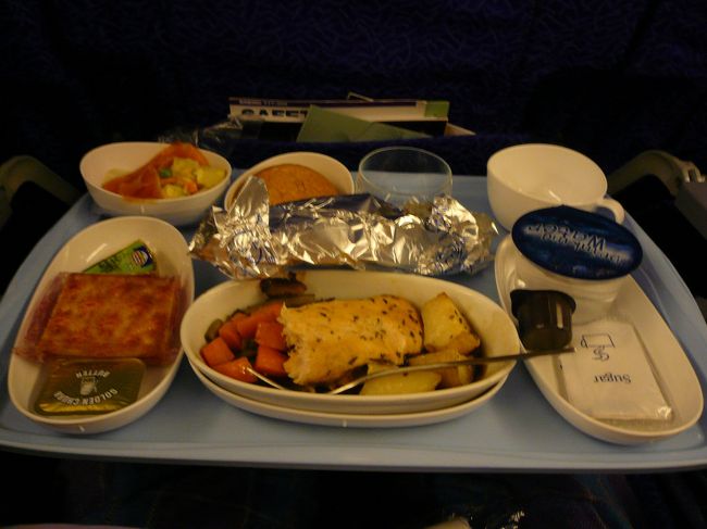 シンガポール航空さんの機内は最高。<br /><br /><br />至れリ尽くせり。<br /><br /><br />一番良い航空会社かも。