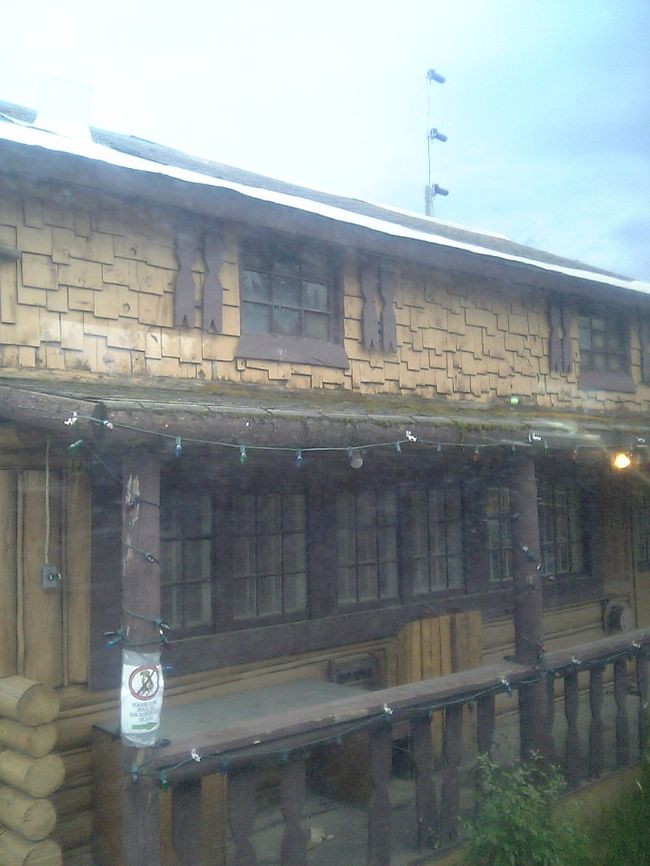 トイレ休憩の場所。お土産なども売ってます。