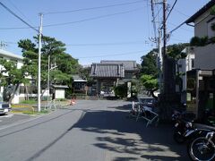 材木座から入った光明寺は日蓮宗の寺。