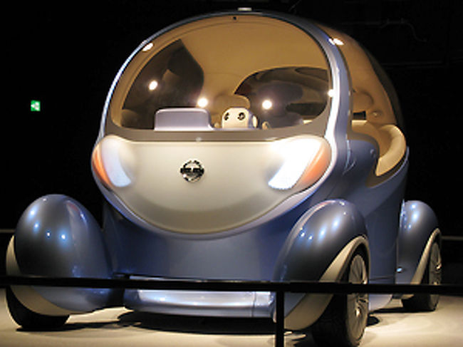 次にY150ドリームフロント。ものすごい巨大なスクリーンで映像が見られます。ただ、映像コンテンツは平凡で、未来の子供達のために地球を守っていこうという意図はわかるのですが、せっかくこのような迫力のあるスクリーンなので、もっとストーリー性のある、ワクワクするような映像が見たかったです。