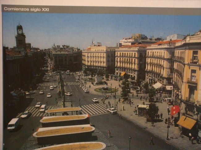 1985年のソル広場<br /><br />私がスペインに来たのは1989年<br /><br />私が初めて見たソルもこの姿です。