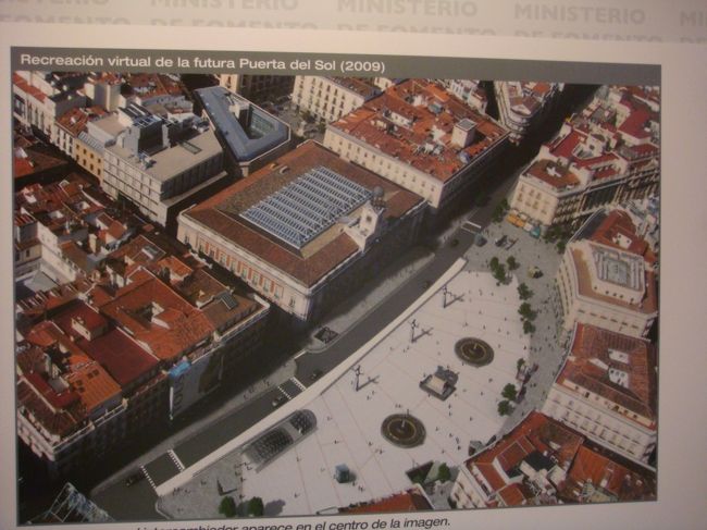 2009年のソル広場<br /><br />地上の工事が全て済めば、<br />こういう広場になるのだとか。