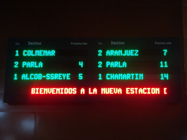 「BIENVENIDOS A LA NUEVA <br />　ESTACION DE SOL<br />　ソル新駅へようこそ」<br /><br />電光掲示板の言葉が嬉しい♪