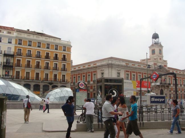 地下鉄もついでに新出口が出来ちゃった。