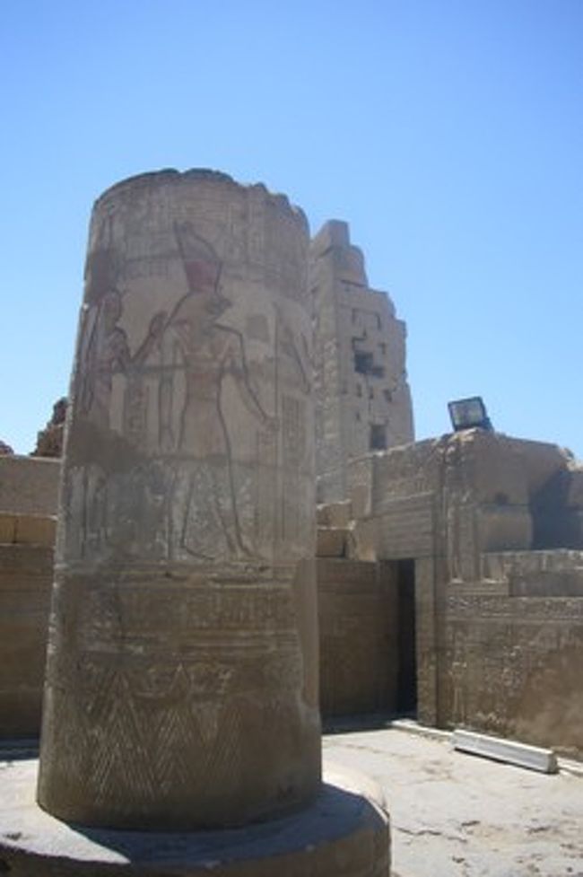 他にもいろいろ説明されたのですが、とても暑くてほとんど覚えていませんー。<br />旅の間つけてた日記にも「暑い。とにかく暑い」しか書いていませんでした（＾＾；