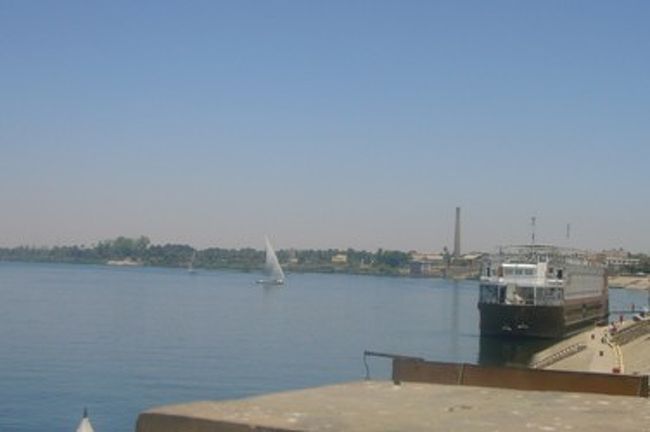 この神殿は、ナイル川のすぐ近くにありました。<br />