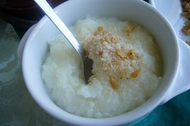 ライスのデザート。<br />こちらは食べていません。<br /><br />トイレは珍しくチップ不要で、トイレットペーパーもついてるトイレでした。