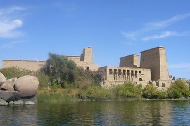 イシス神殿が見えてきました〜。