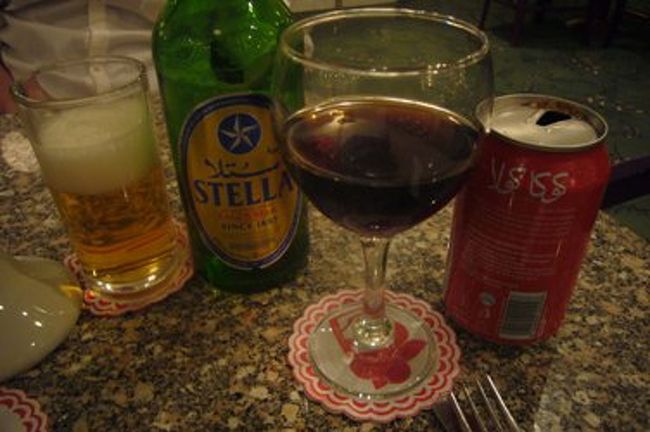 ドリンクは、ステラビールとコーラを。<br /><br />ところでここのお会計４０ＵＳドル。<br />高ーい！<br /><br />この日も早く寝たのですが、お、お腹が・・・。<br />腹痛で熟睡できず。