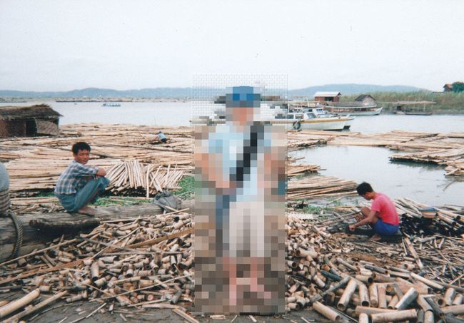 10年前の自分 エーヤワディ川をバックに<br /><br />エーヤワディ川　マンダレー