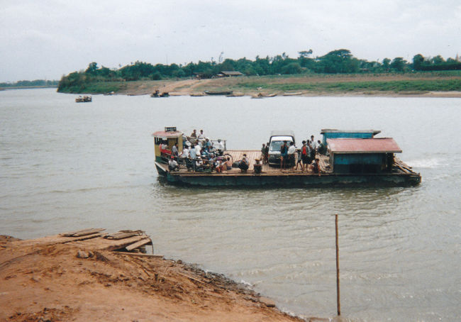 インフラ整備まだまだかかりそうです<br /><br />マンダレー近郊