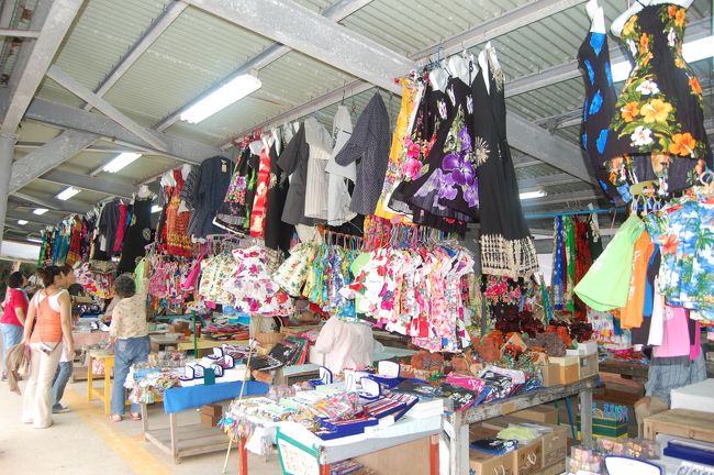 夕方には戻ってきたので、急いで着替えて♪<br /><br />残波岬へ行ってきました＞▽＜♪<br /><br />今回はレンタカーを借りてきてたので、色々なところにいけちゃいました♪<br /><br />残波岬にはお土産屋さんが沢山あって、思わぬ買い物を・・・笑♪