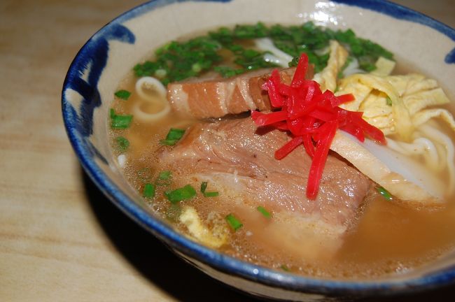 どんだけたべるねん・・・笑<br /><br />って、笑いながらうわさのそーきそばのお店へ＞▽＜<br /><br />めーっちゃおいしかったけど、お腹はちきれそうでした・・・。<br /><br />