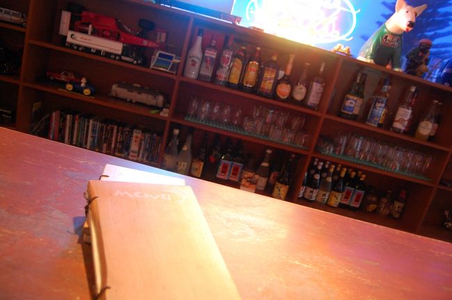 パーティが終わった後は、バーでのんびり過ごしました♪<br /><br />沖縄の夜は長いよぉ＞▽＜♪<br />