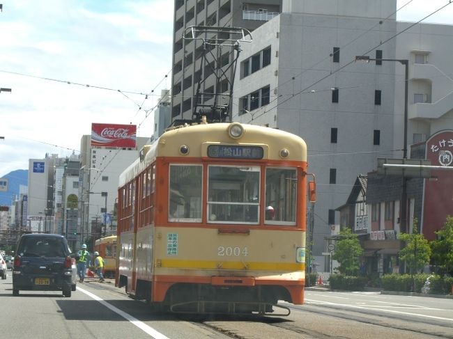 土産も買って、お風呂にも入って、「帰るかぁ〜」<br />帰り道、市電を見ました。<br />(ノ゜ω゜)ノ*.オオォォォォォォォー　まだ走ってんだねぇ。