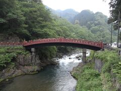 表参道の入口にある「神橋」です。こんな小さな橋なのに通行料がいるので、風景のみの撮影。

これで、日光の観光は全て終了です。

この後、日光駅から東武線に乗り、佐野方面へ向かいました。