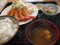 午前中はお昼寝

昼食は昨日夜と同じ「凪」へ

これも６５０円。

えびはぷりぷりで美味しかった。