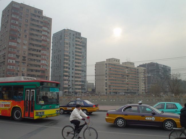 中国の運転マナーは最悪です。<br /><br /><br />ボっ〜としてたらヤラれますね。