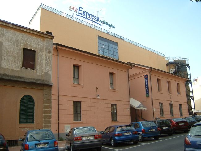 宿泊したホテル。中心部から離れており、駅から徒歩１５分ほど離れていたが、建物は新しくて快適だった。